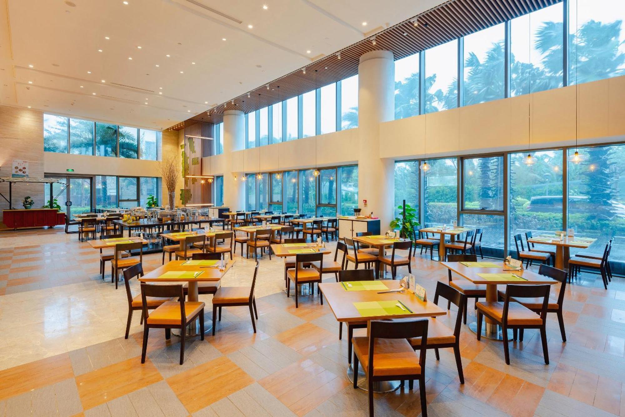 Holiday Inn Haikou West Coast By Ihg מראה חיצוני תמונה