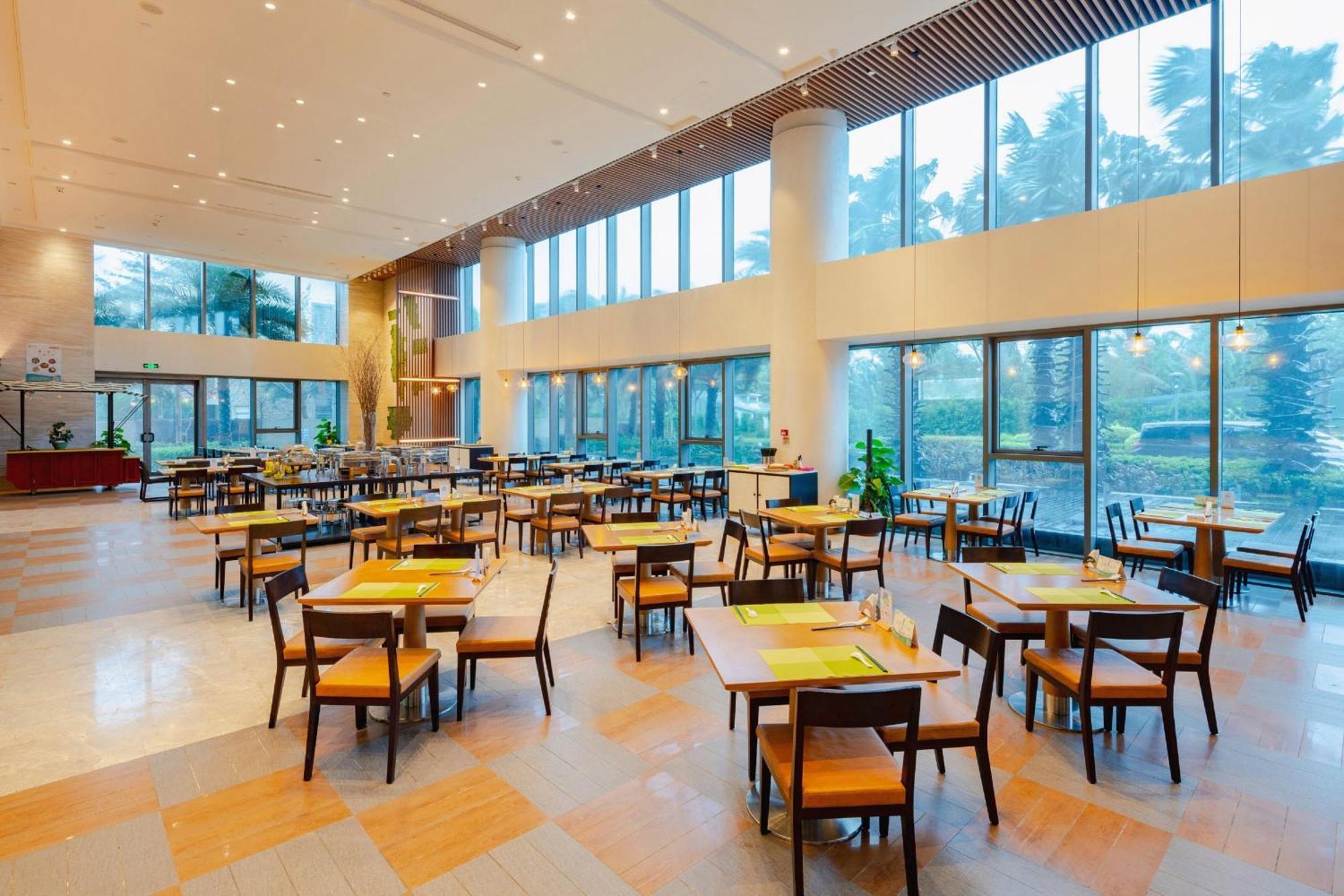 Holiday Inn Haikou West Coast By Ihg מראה חיצוני תמונה
